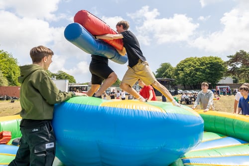 6th-Form - Awards Highlands 2023 - Students Playing